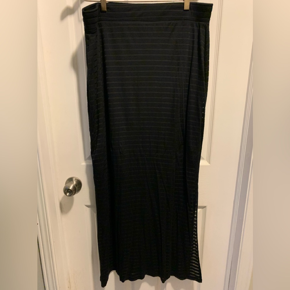 ☀️ 3/$20 Black Striped Maxi Skirt Large